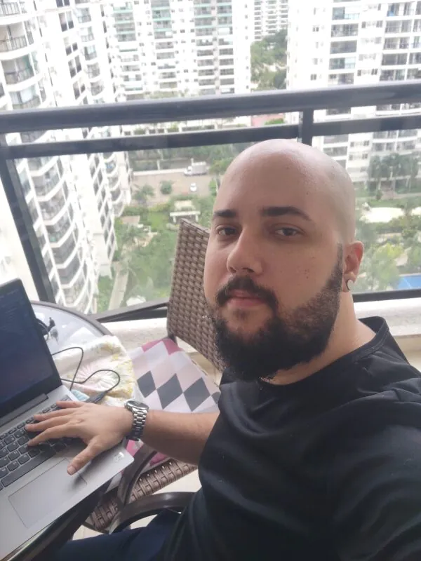 Thiago Póvoa - Desenvolvedor Web e Criador do IA LPs Pro